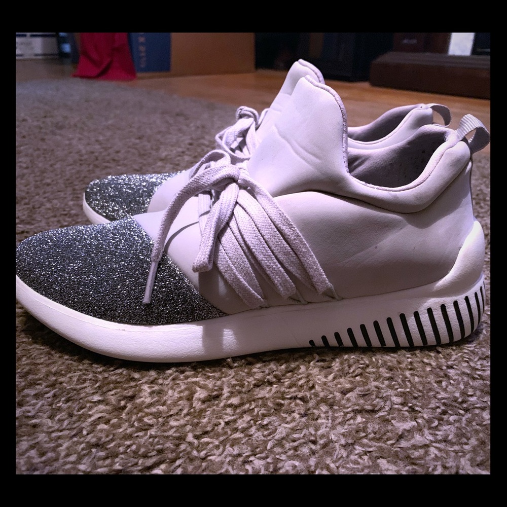 Women’s shoes